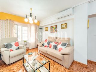 Etagenwohnung in Ciutat Fallera. Invierte con visión gran oportunidad 97 m en valencia