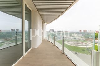 Pis  De les corts valencianes. Exclusiva vivienda de 3 dormitorios en torre ikon  cortes valenc