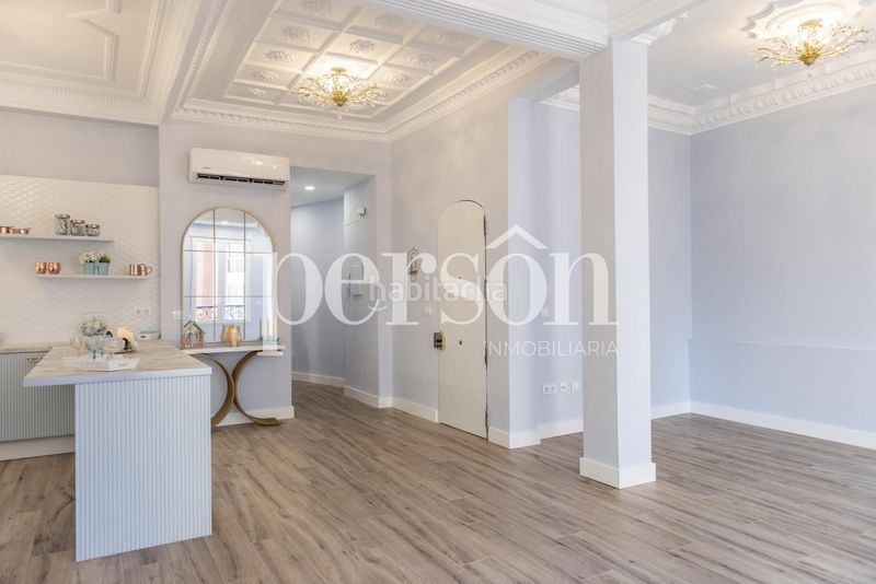 Foto a4dbee0a-6848-48fb-9c52-42d44e55c419. Pis a Russafa Valencia