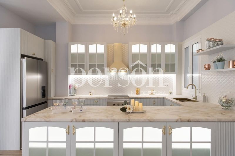 Foto c888931c-2575-4f90-9822-58cf7b8b8b83. Pis a Russafa Valencia