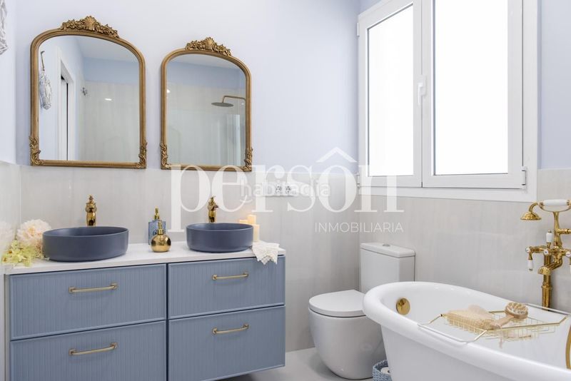 Foto f2c82e66-ba6b-45e1-aab6-ea49b31adaa0. Pis a Russafa Valencia