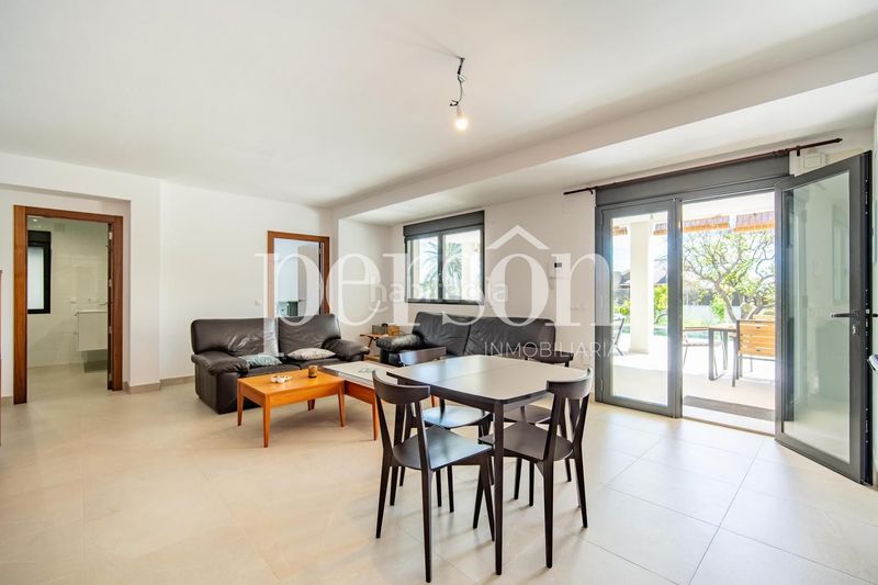 Foto 3b866ddb-ab1a-4582-8634-a526da44ea29. Casa amb calefacció aparcament piscina a Montepilar Eliana (l´)