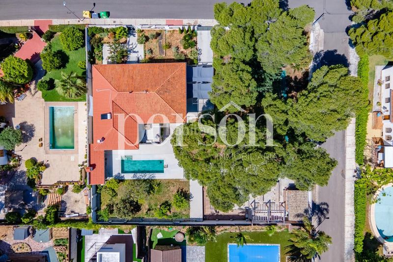 Foto 7155992b-148c-4549-a691-efda6ca15d17. Casa amb calefacció aparcament piscina a Montepilar Eliana (l´)