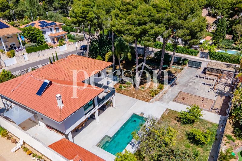 Foto 854661b9-552e-4f69-ada3-ca71566d6838. Casa amb calefacció aparcament piscina a Montepilar Eliana (l´)