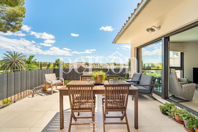 Foto ba34a6db-f52d-4457-a8d6-78e145f4550c. Casa amb calefacció aparcament piscina a Montepilar Eliana (l´)