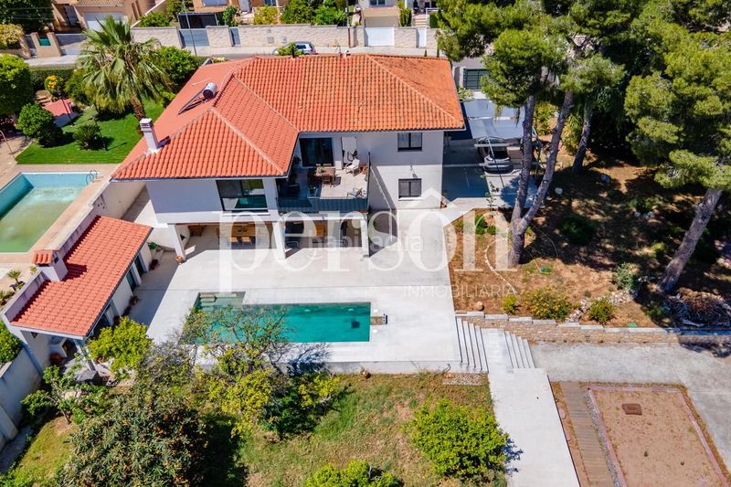 Foto f7533a4a-47d6-4345-98bd-92602820a958. Casa amb calefacció aparcament piscina a Montepilar Eliana (l´)