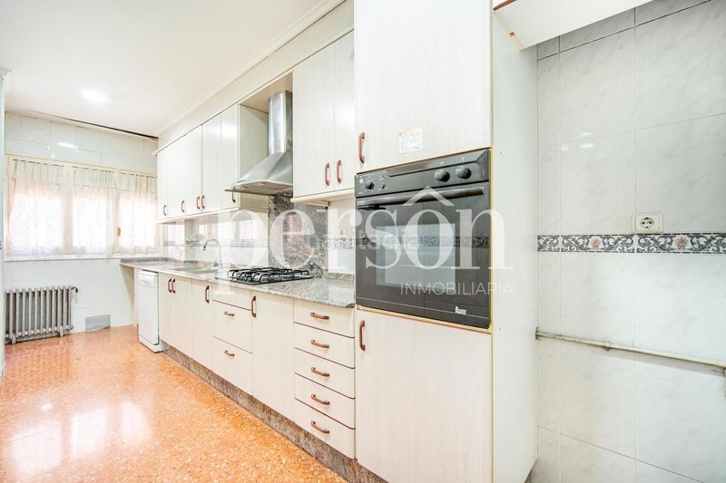 Foto 76ba1ccd-1d04-4695-9d94-b05987cf38c2. Pis amb aparcament a El Botànic Valencia