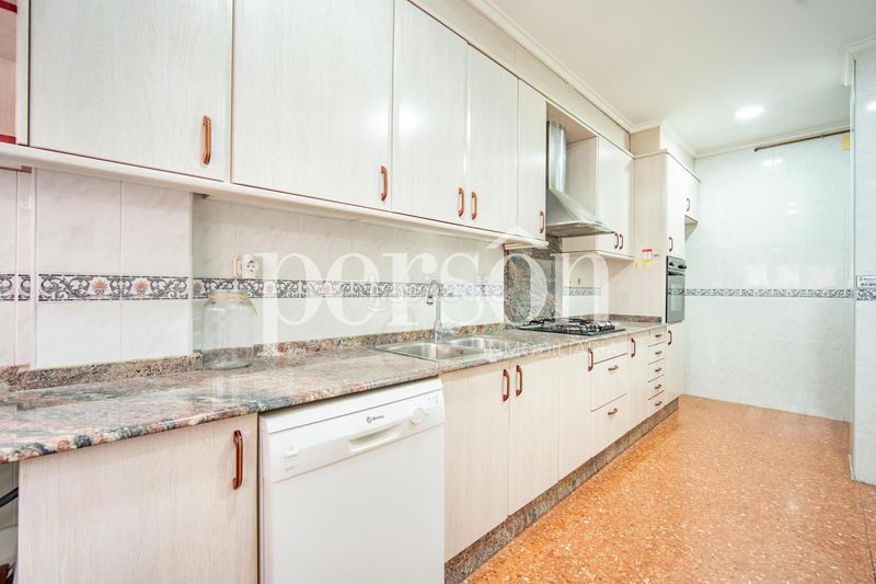 Foto be0e5de5-1d7f-4987-9062-895305f68bcc. Pis amb aparcament a El Botànic Valencia