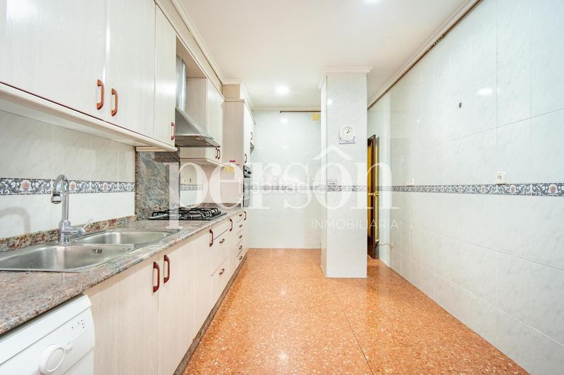 Foto d20ccc80-269e-4338-8f0d-e116f477c010. Pis amb aparcament a El Botànic Valencia