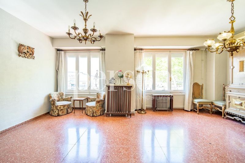 Foto e0be7457-3e12-442a-9081-9cdf9b6b7e9c. Pis amb aparcament a El Botànic Valencia