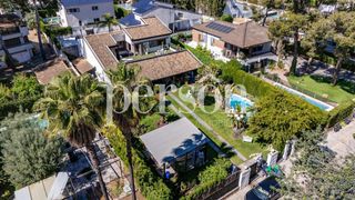 Casa  360. Chalet en venta en la cañada