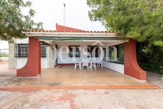 Casa a Closa de Vinaròs - Ermita. Venta de chalet, con amplia parcela en vinaroz