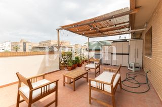 Miete Dachwohnung in Albors. Un ático para vivir valencia desde el cielo