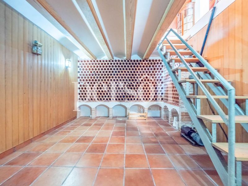 Foto 0a7a76da-8c44-4d8a-9f39-8769a28a92f4. Casa amb calefacció piscina a Centro-El Castillo Sagunt