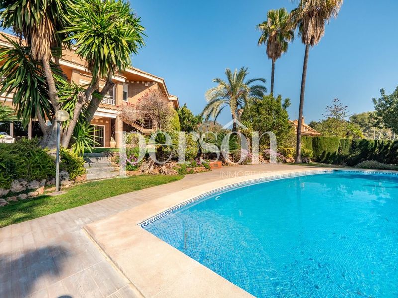 Foto f1679828-17c3-4139-bee3-be2cab09912f. Casa amb calefacció piscina a Centro-El Castillo Sagunt