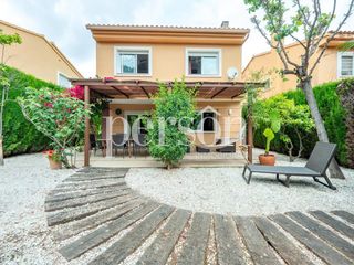 Rent House  Montgó. Chalet campolivar, calle montgo, 9
