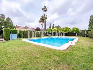 Casa pareada en Godella. Chalet pareado en venta en la zona de campolivar