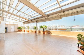 Penthouse in El Botànic. Ático con gran terraza en el centro de valencia