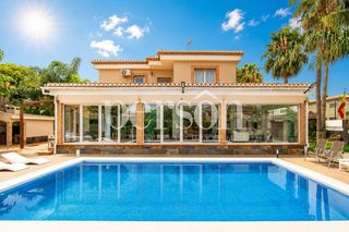 Casa  Calle gregal. Exclusiva vivienda en la masia, b�tera