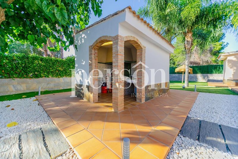 Foto 495881f5-e43b-436a-bc87-a0c66dbefcc5. Casa amb calefacció aparcament piscina a Los Pinares-La Masia Bétera