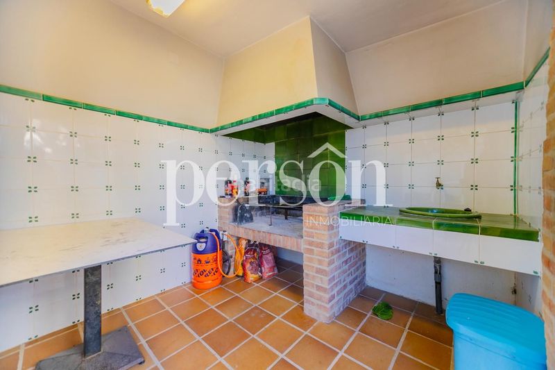 Foto 82777a03-7d06-4016-92e1-de04bbcf8403. Casa amb calefacció aparcament piscina a Los Pinares-La Masia Bétera