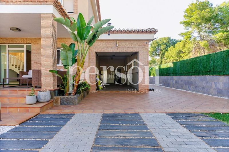 Foto 8eafb719-55d2-4372-9ca0-151fdaf273ff. Casa amb calefacció aparcament piscina a Los Pinares-La Masia Bétera