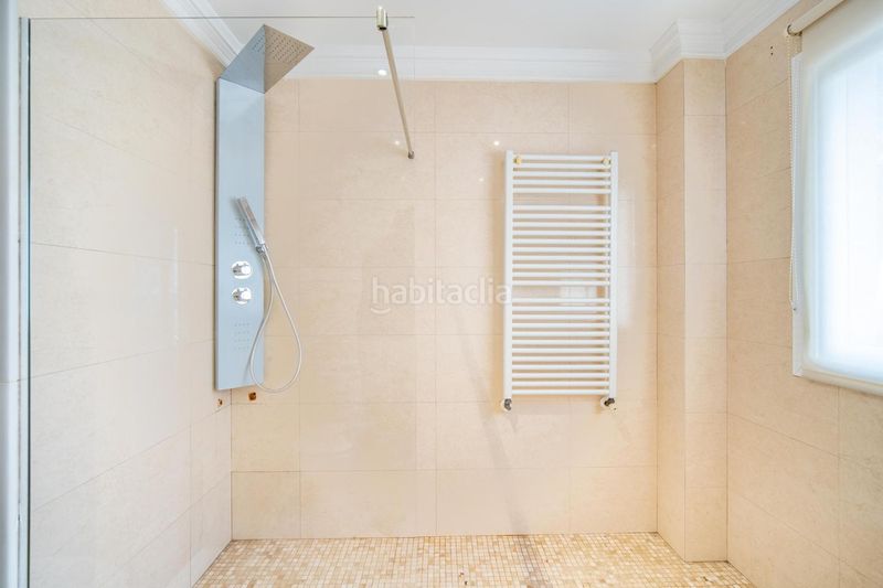 Foto 9df75266-66a6-4194-adf2-b2960e919ca5. Casa amb calefacció aparcament piscina a Los Pinares-La Masia Bétera