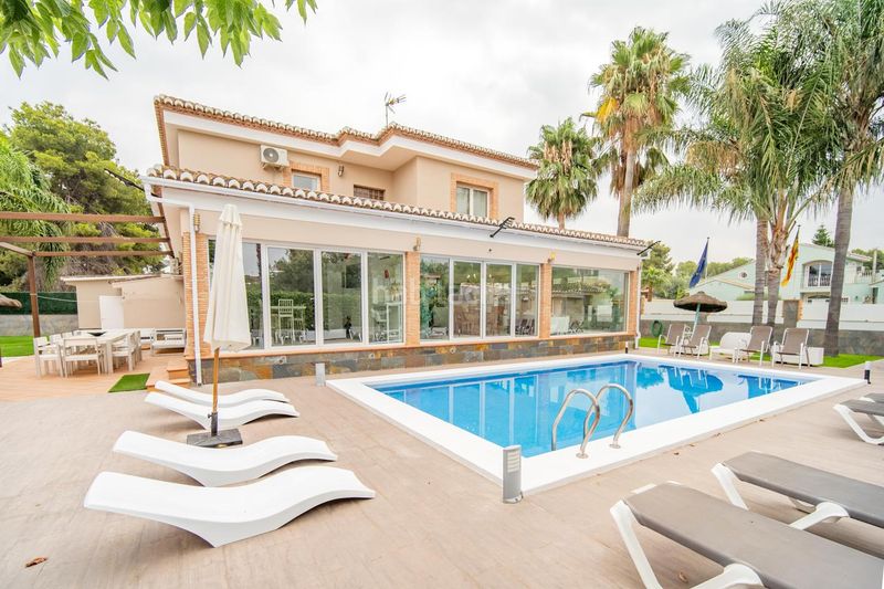 Foto d186defd-c41e-432b-9ad0-fcbd5cf602e1. Casa amb calefacció aparcament piscina a Los Pinares-La Masia Bétera