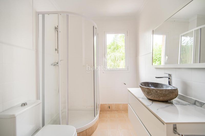 Foto e1d8a4f4-681d-4039-bcd6-2df4dd569ef2. Casa amb calefacció aparcament piscina a Los Pinares-La Masia Bétera