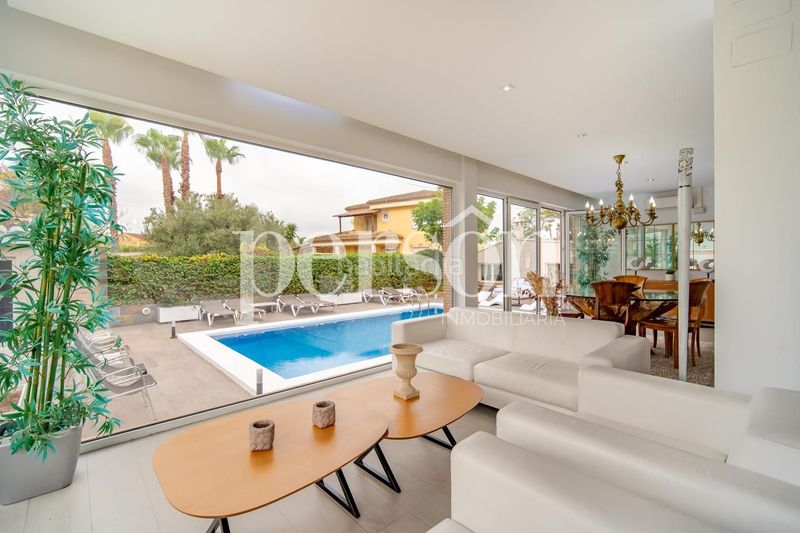 Foto e3a976f0-6ac5-49cd-bae3-da52a598e000. Casa amb calefacció aparcament piscina a Los Pinares-La Masia Bétera