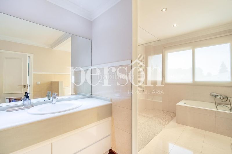 Foto ec7cb4aa-f651-4db9-9afe-871894212491. Casa amb calefacció aparcament piscina a Los Pinares-La Masia Bétera