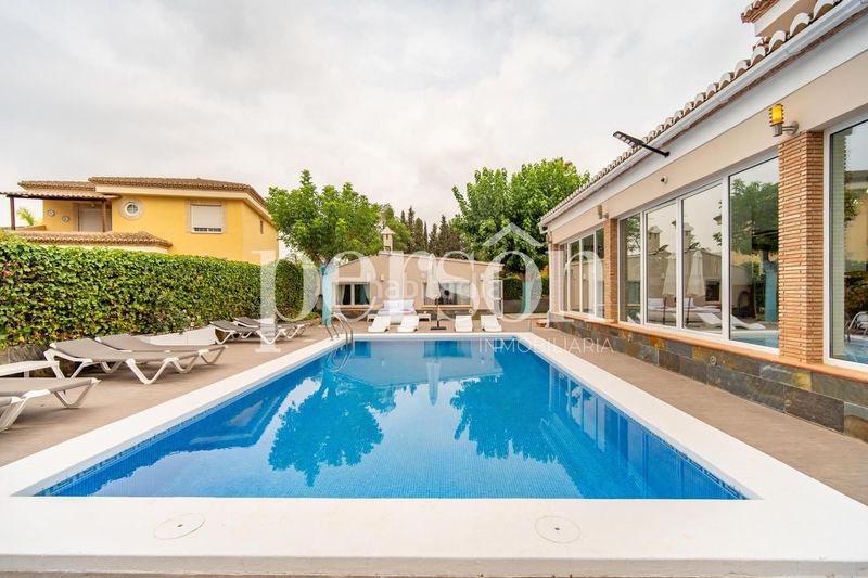 Foto f8d7e2a5-3671-4bcb-be1d-1321274b6387. Casa amb calefacció aparcament piscina a Los Pinares-La Masia Bétera