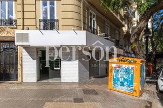 Miete Geschäftsraum in Gran Via. Local en esquina estratégica sobre reino de valencia