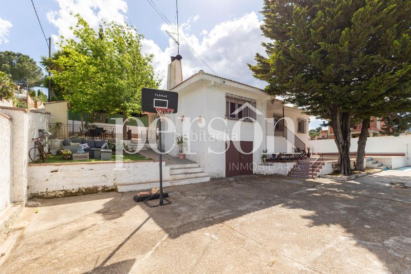 Foto 7ddd33d0-36a6-4a00-86cc-f9aab2cf8b6c. Casa amb aparcament piscina a Las Pedrizas Chiva