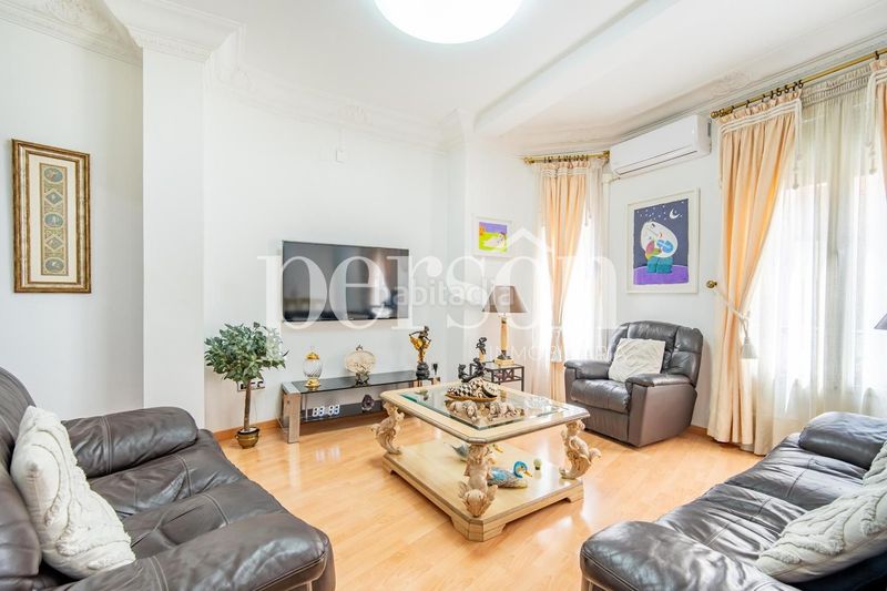 Foto 05e60c0c-99c0-44f5-ae9f-be8086790ec6. Pis a Russafa Valencia