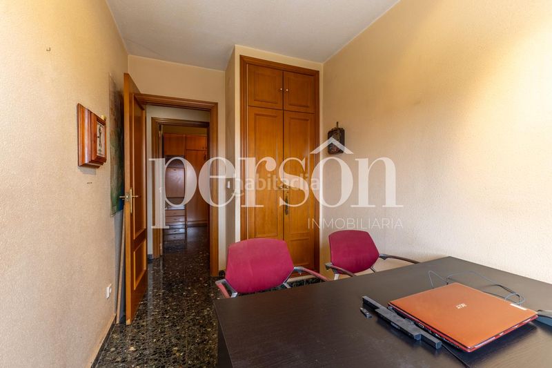 Foto ca239f76-3d98-433b-97b7-28b29e620cc2. Pis amb calefacció aparcament a Penya-Roja - Avda. Francia Valencia