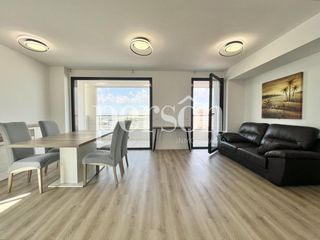 Alquiler Piso en Ciutat de les Ciències i de les Arts - Justicia. Moderno piso con terraza, piscina y garaje junto a roig arena