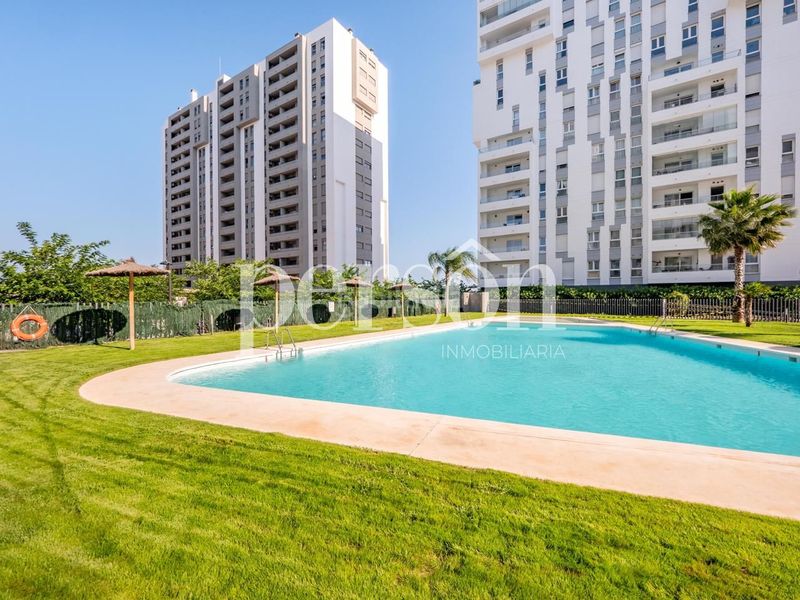 Foto ad3d0bbb-9ba8-4f88-baf1-44c54a0b8fe8. Pis amb calefacció aparcament piscina a Malilla Valencia