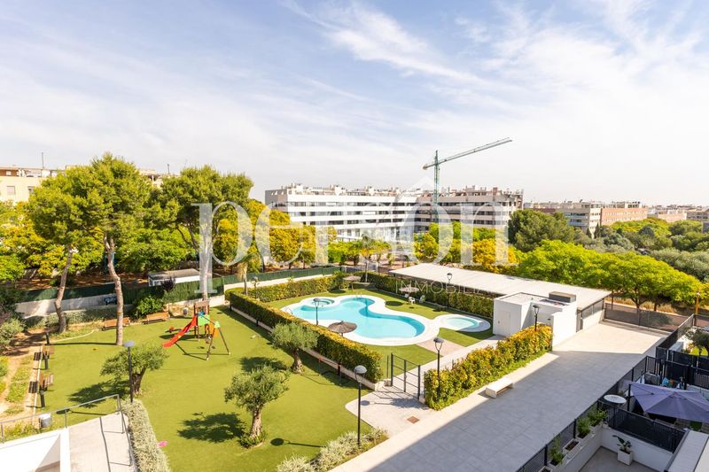 Foto d98da44a-3849-4714-80e7-b8e4ef9a39e0. Àtic amb aparcament piscina a Parc Central Torrent