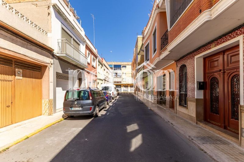 Foto cf4653c0-6683-41af-a96b-ec1aa564441c. Pis a Sueca Sueca