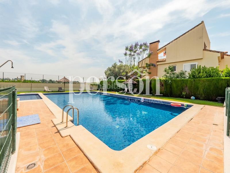 Foto c5f20d38-6af3-47b6-bff0-f591d52ff77c. Casa amb calefacció aparcament piscina a Rocafort