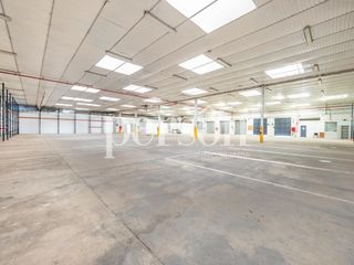 Rent Industrial building in Fuente del Jarro. Nave logística llave en mano en paterna eficiencia operativa y c
