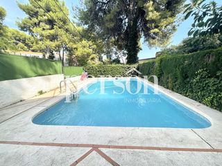 Miete Etagenwohnung  Utiel. Piso en residencial con piscina en el vedat