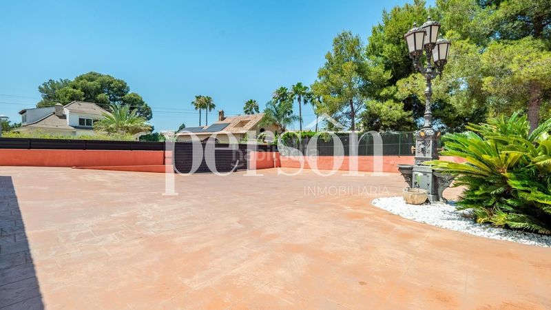 Foto 187adeda-fefd-40d0-a5ac-2f101e64272d. Casa amb calefacció aparcament piscina a La Cañada Paterna