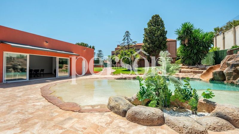 Foto 1c5f6e96-361d-46e8-b61a-56d7022c514c. Casa amb calefacció aparcament piscina a La Cañada Paterna