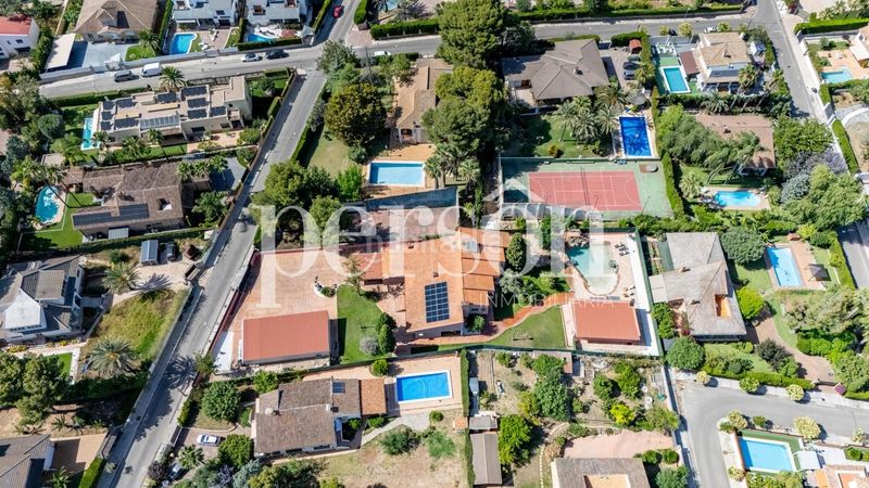 Foto 417ba158-a6e0-4bff-87b6-52dd0b1168ab. Casa amb calefacció aparcament piscina a La Cañada Paterna