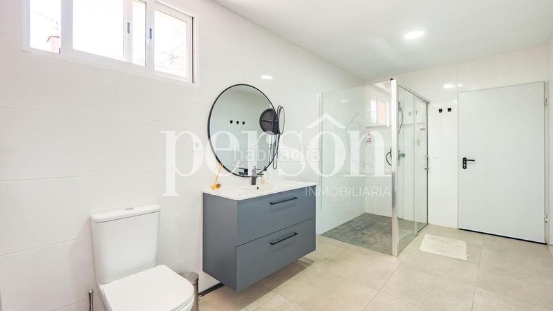 Foto 6bb9d8df-7ec9-4264-9473-8273ff352181. Casa amb calefacció aparcament piscina a La Cañada Paterna