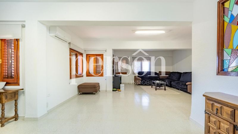 Foto a5852cee-7b40-42dc-a80e-390450b78488. Casa amb calefacció aparcament piscina a La Cañada Paterna