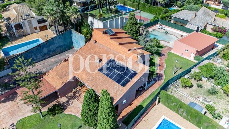 Foto be274eef-1c7a-4955-9116-20c230f0129f. Casa amb calefacció aparcament piscina a La Cañada Paterna