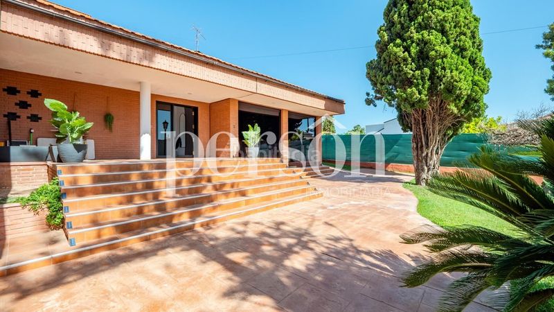 Foto c8da2dbe-8288-421a-b3ec-650d2bf96e1b. Casa amb calefacció aparcament piscina a La Cañada Paterna